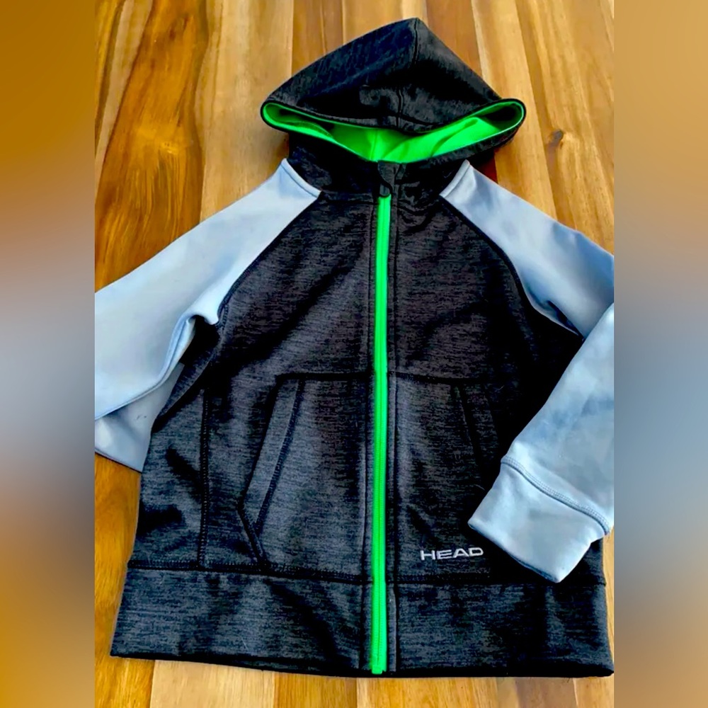Veste Head.
